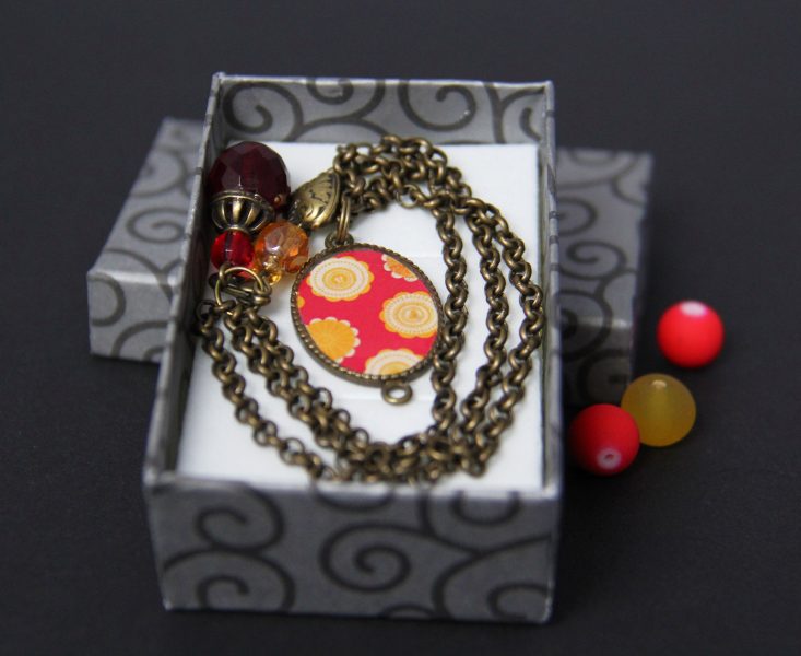 bracelet rouge boite